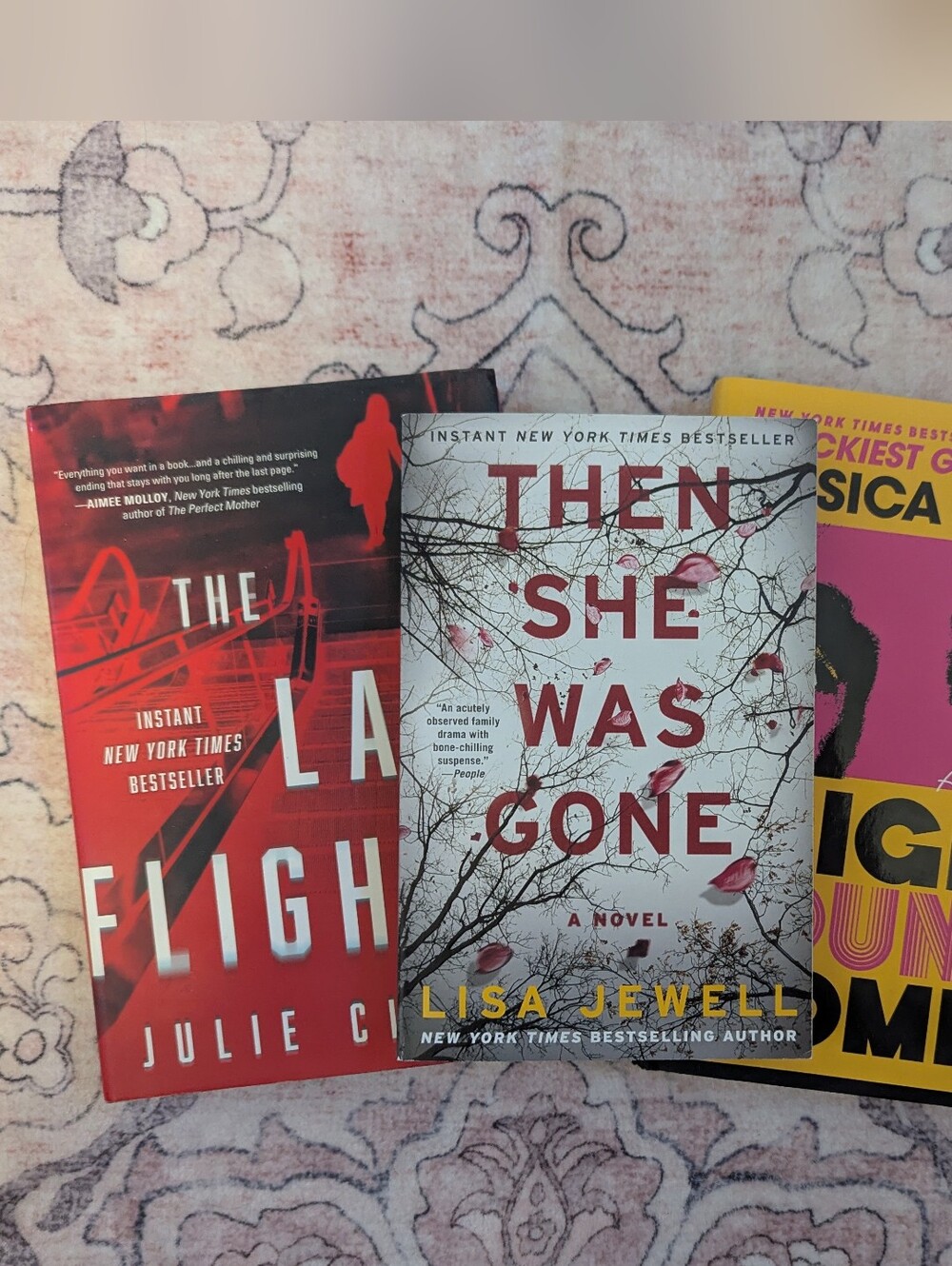 Hard Cover & Paperback Bundle Of 3 Thriller / Crime Novels *** BOOK BOGO